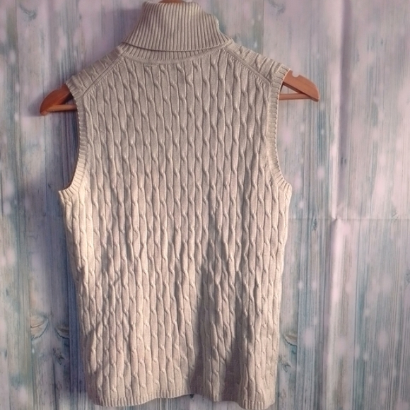 Neiman Marcus light green 90% silk turtle neck tank top medium - Picture 2 of 5